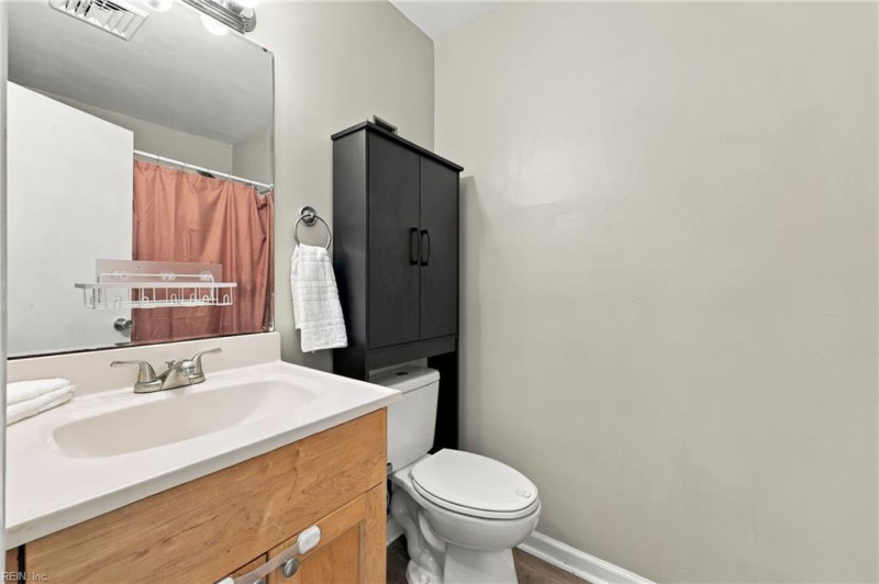 Photo 27 of 44 residential for sale in Chesapeake virginia