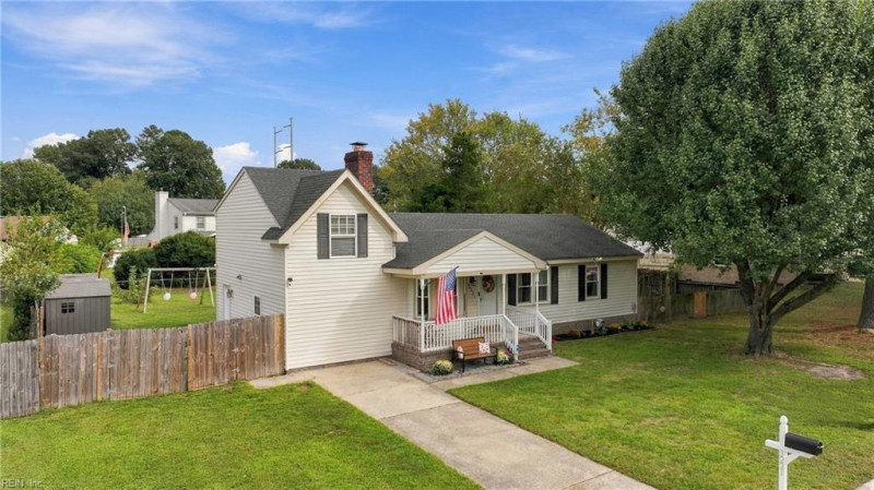 Photo 3 of 44 residential for sale in Chesapeake virginia