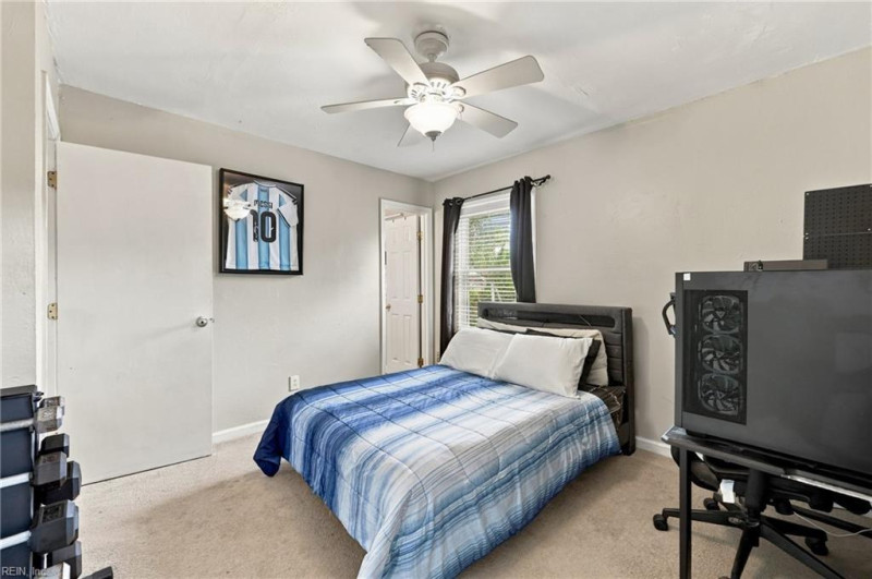 Photo 32 of 44 residential for sale in Chesapeake virginia