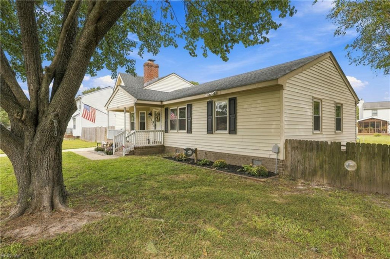 Photo 4 of 44 residential for sale in Chesapeake virginia