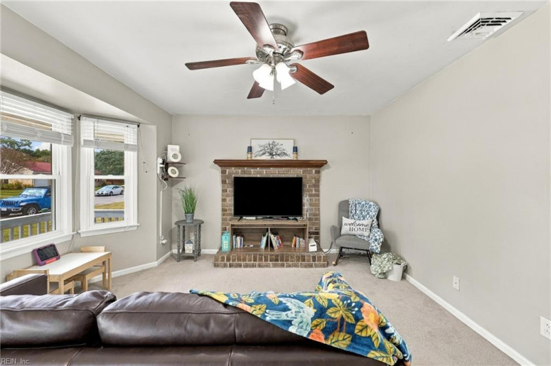 Photo 8 of 44 residential for sale in Chesapeake virginia