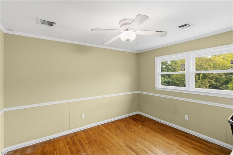 Photo 15 of 28 residential for sale in Hampton virginia