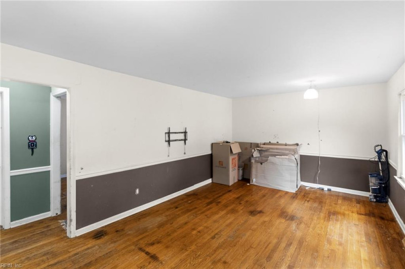 Photo 4 of 28 residential for sale in Hampton virginia