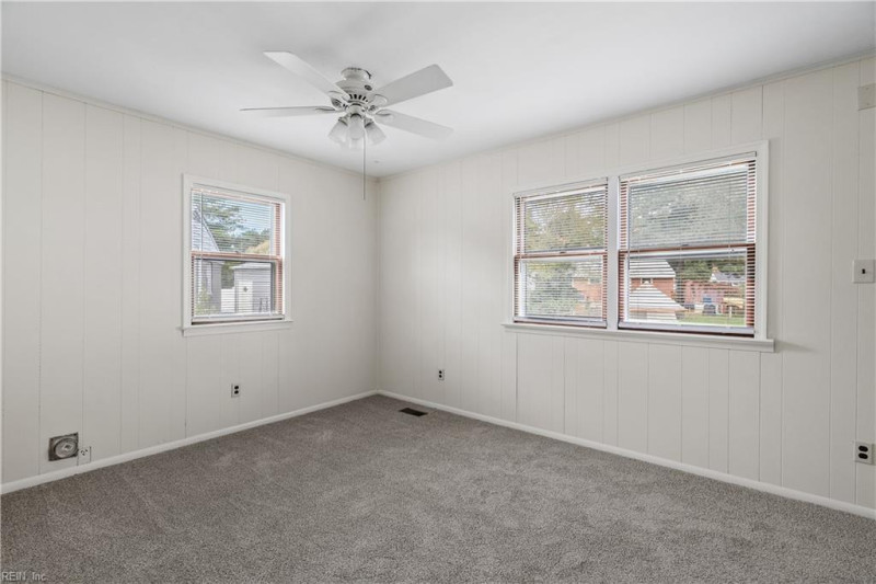 Photo 13 of 36 residential for sale in Chesapeake virginia