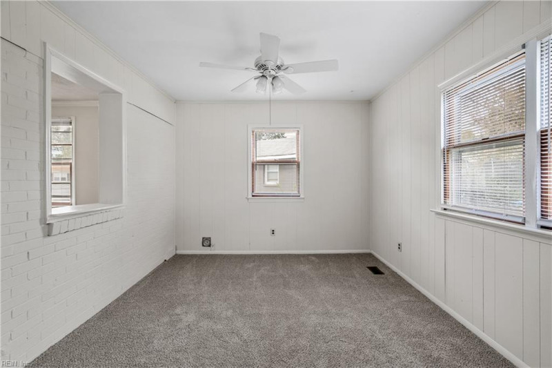 Photo 14 of 36 residential for sale in Chesapeake virginia