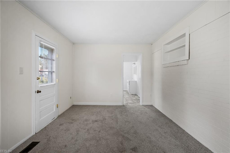 Photo 16 of 36 residential for sale in Chesapeake virginia