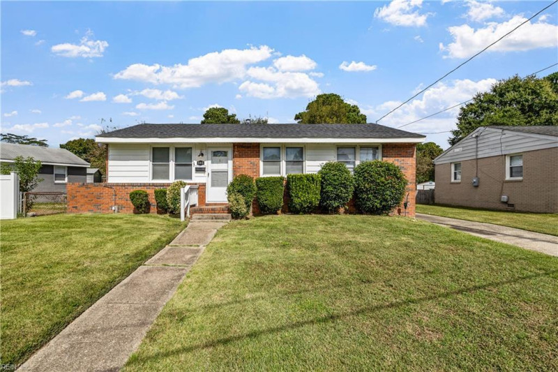 Photo 2 of 36 residential for sale in Chesapeake virginia