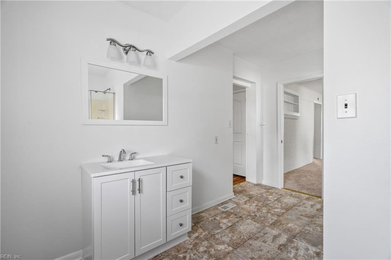 Photo 20 of 36 residential for sale in Chesapeake virginia