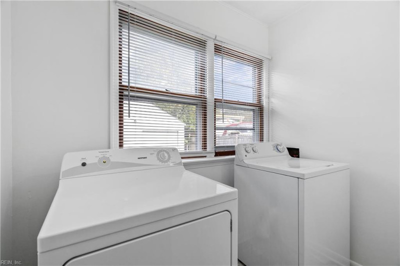 Photo 21 of 36 residential for sale in Chesapeake virginia