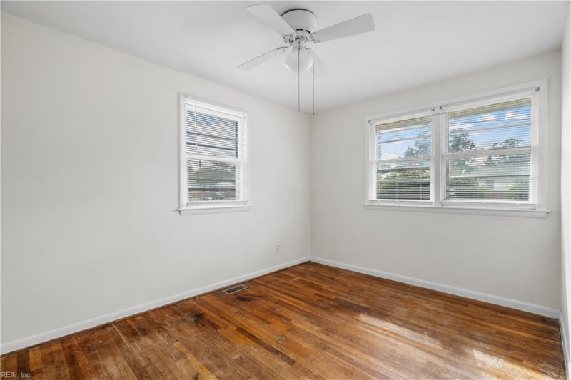 Photo 24 of 36 residential for sale in Chesapeake virginia
