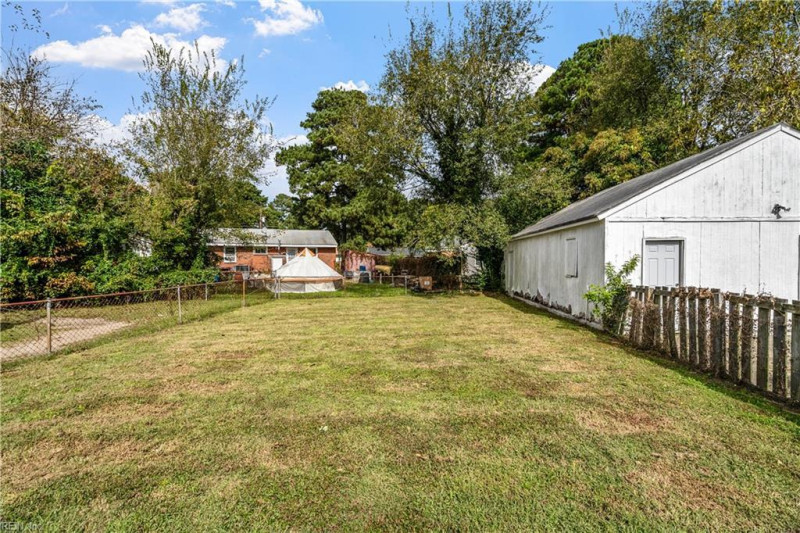 Photo 32 of 36 residential for sale in Chesapeake virginia