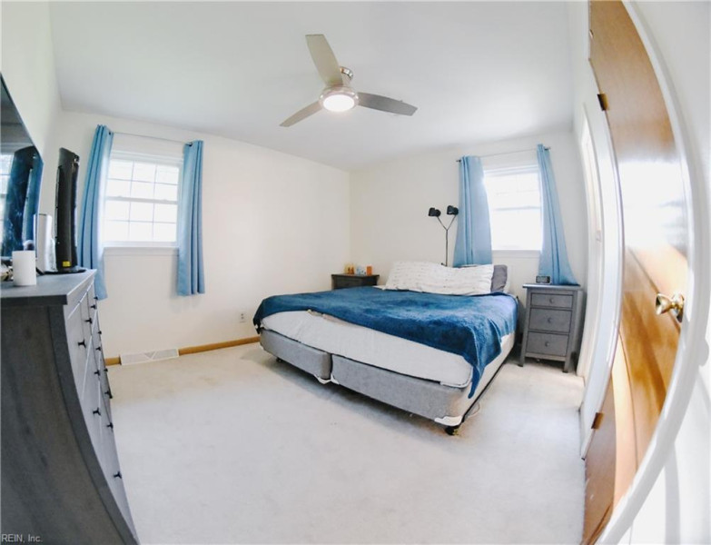 Photo 9 of 13 residential for sale in Suffolk virginia