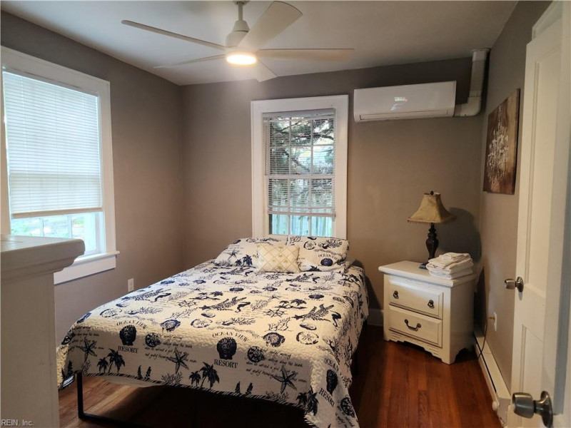 Photo 11 of 14 residential for sale in Norfolk virginia