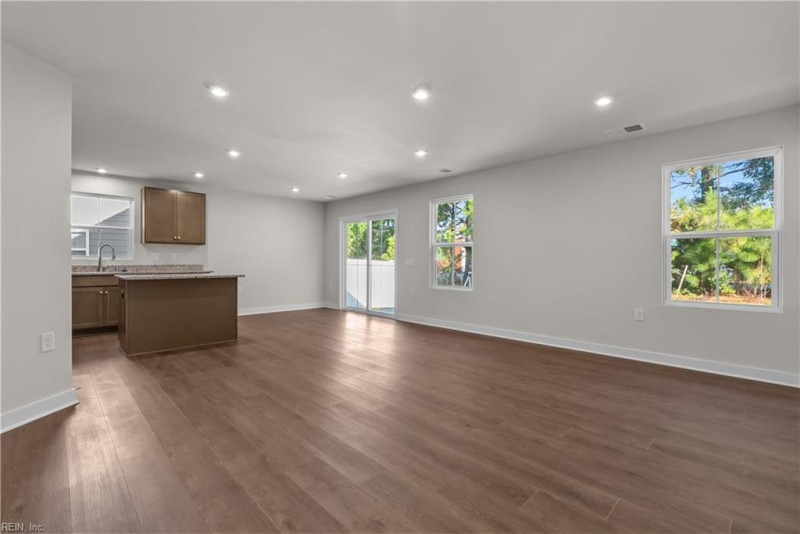 Photo 10 of 27 residential for sale in Suffolk virginia