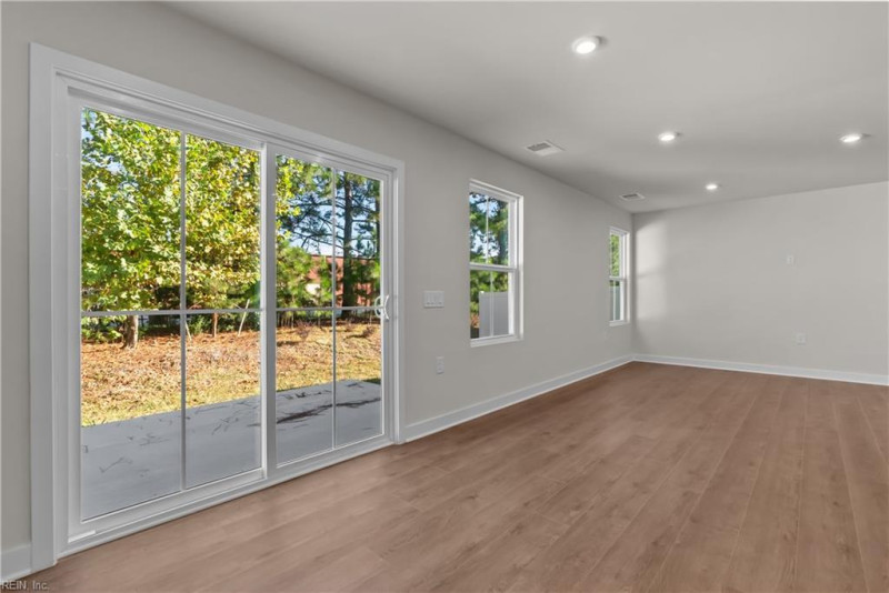 Photo 11 of 27 residential for sale in Suffolk virginia