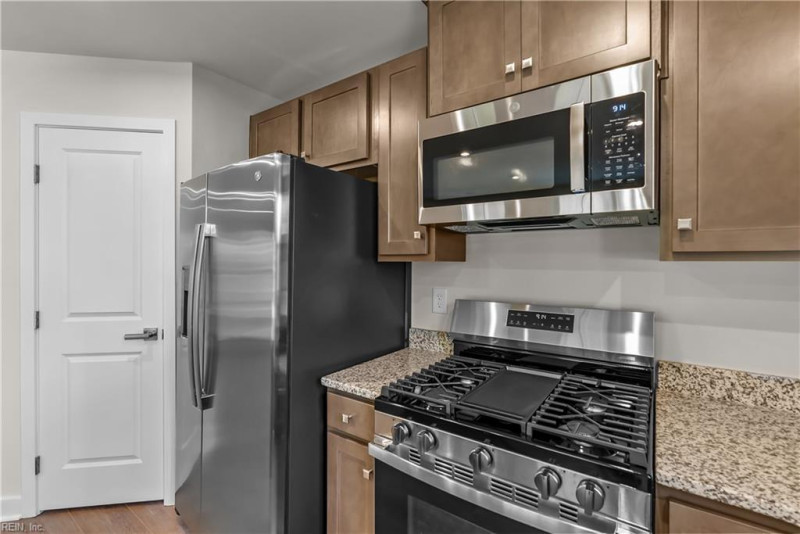 Photo 4 of 27 residential for sale in Suffolk virginia