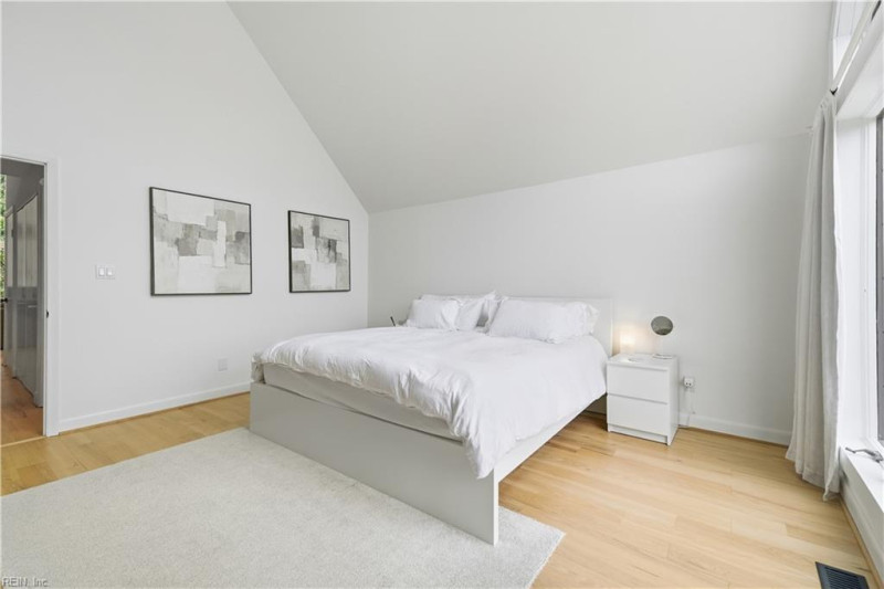 Photo 17 of 31 residential for sale in Norfolk virginia