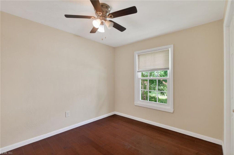 Photo 19 of 26 residential for sale in Chesapeake virginia