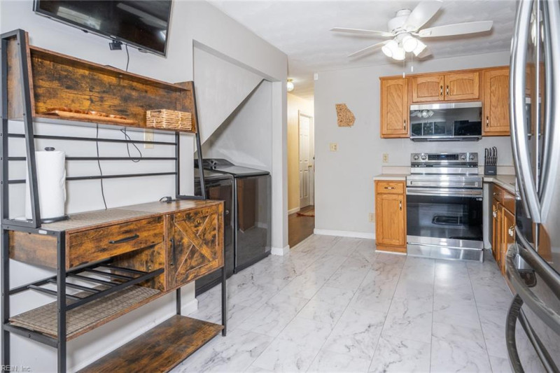 Photo 13 of 42 residential for sale in Portsmouth virginia