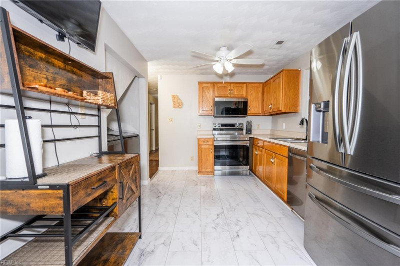 Photo 15 of 42 residential for sale in Portsmouth virginia