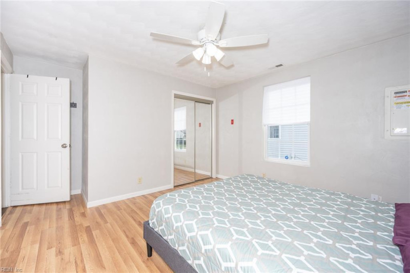 Photo 26 of 42 residential for sale in Portsmouth virginia