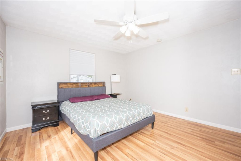 Photo 27 of 42 residential for sale in Portsmouth virginia