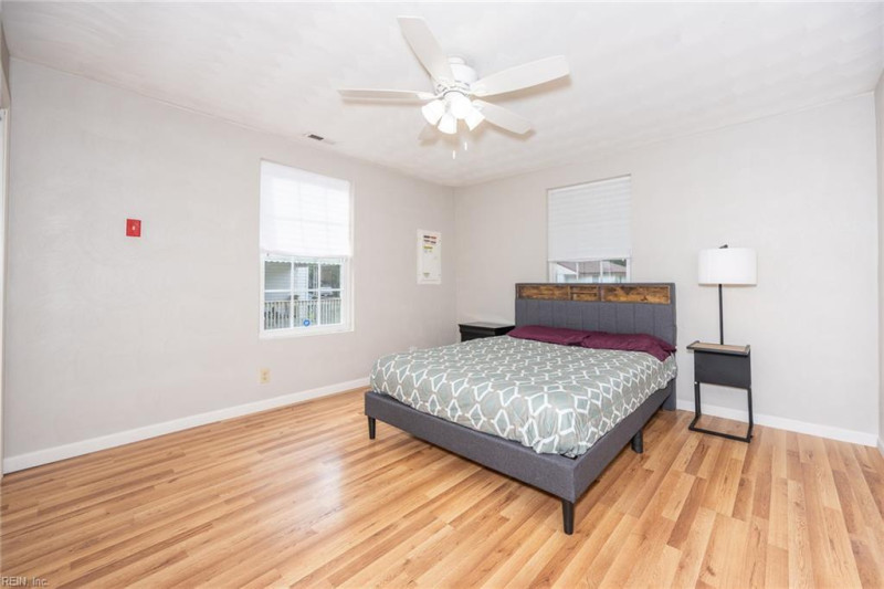 Photo 28 of 42 residential for sale in Portsmouth virginia