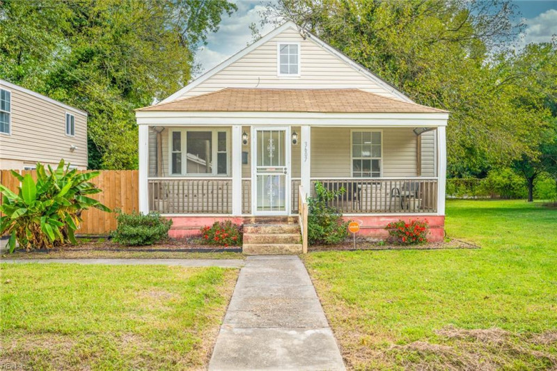 Photo 3 of 42 residential for sale in Portsmouth virginia