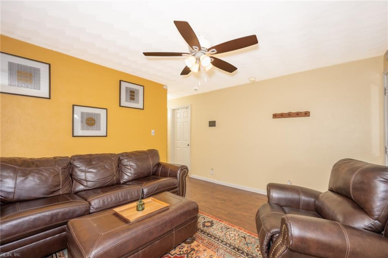 Photo 8 of 42 residential for sale in Portsmouth virginia