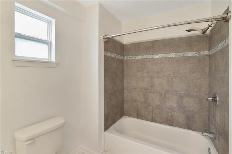 Photo 15 of 28 residential for sale in Suffolk virginia