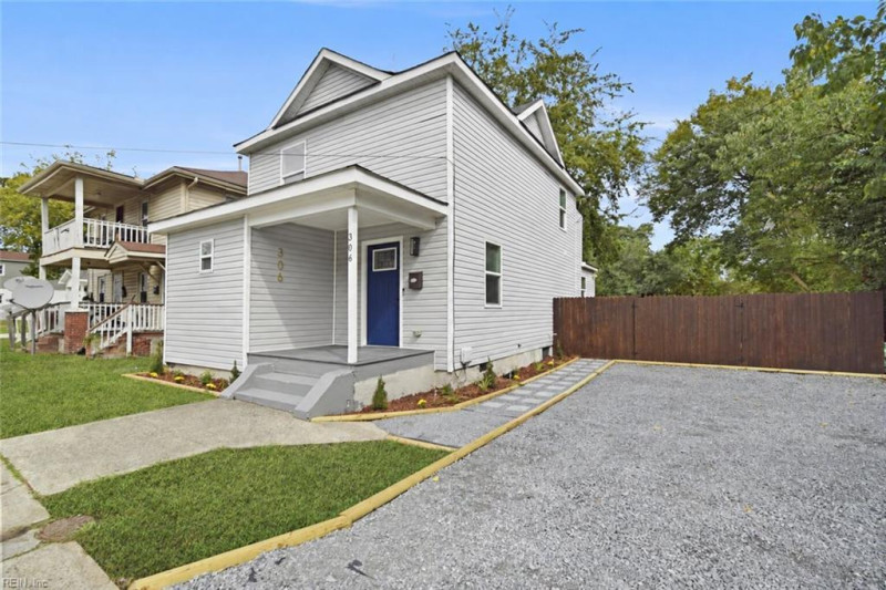 Photo 3 of 28 residential for sale in Suffolk virginia