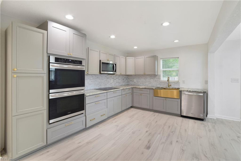 Photo 7 of 28 residential for sale in Suffolk virginia