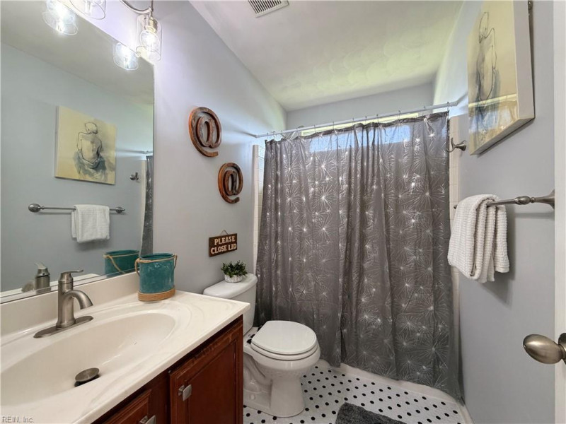 Photo 30 of 50 residential for sale in Chesapeake virginia Photo 30 of 50 residential for sale in Chesapeake virginia