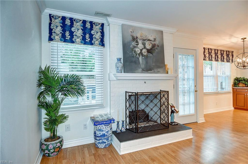 Photo 11 of 44 residential for sale in Virginia Beach virginia
