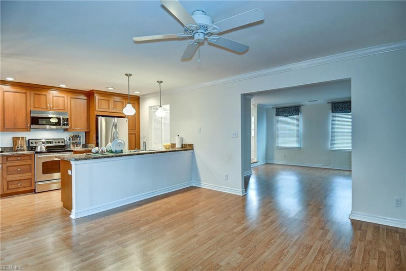 Photo 12 of 44 residential for sale in Virginia Beach virginia