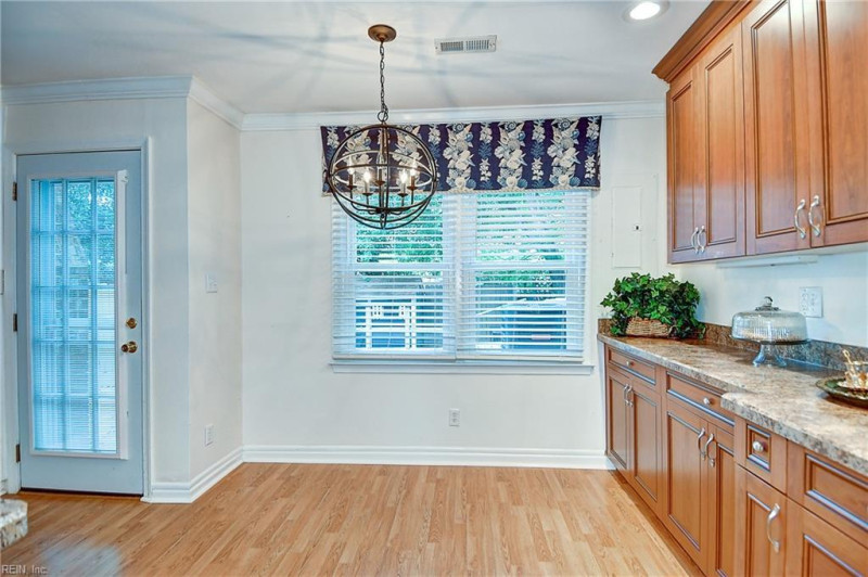 Photo 13 of 44 residential for sale in Virginia Beach virginia