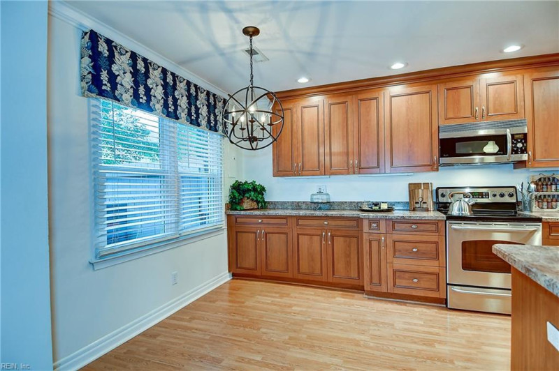 Photo 14 of 44 residential for sale in Virginia Beach virginia