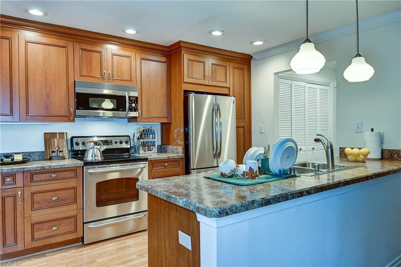 Photo 16 of 44 residential for sale in Virginia Beach virginia