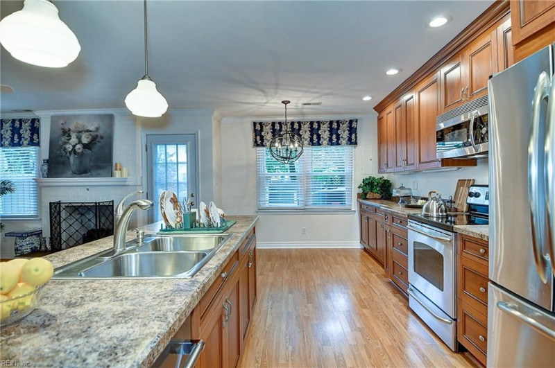 Photo 21 of 44 residential for sale in Virginia Beach virginia
