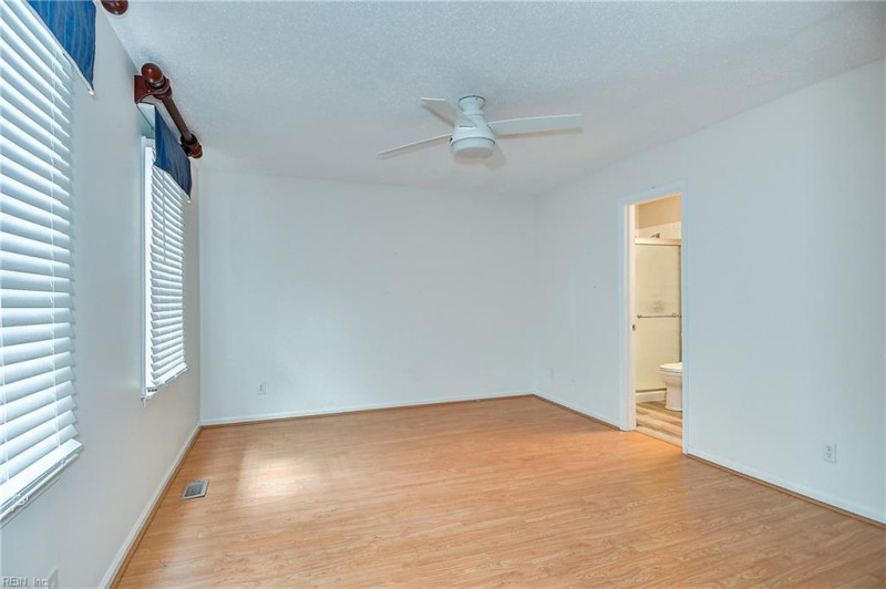 Photo 27 of 44 residential for sale in Virginia Beach virginia