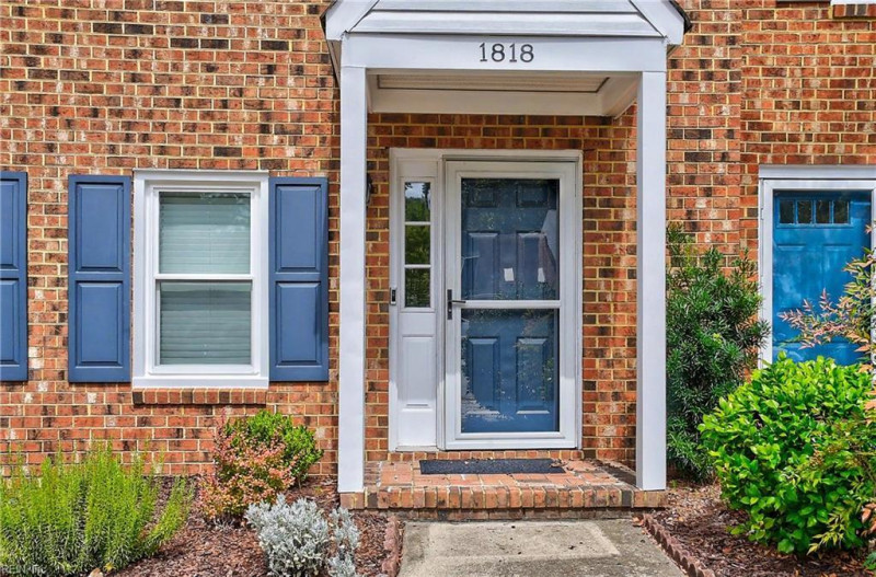 Photo 4 of 44 residential for sale in Virginia Beach virginia