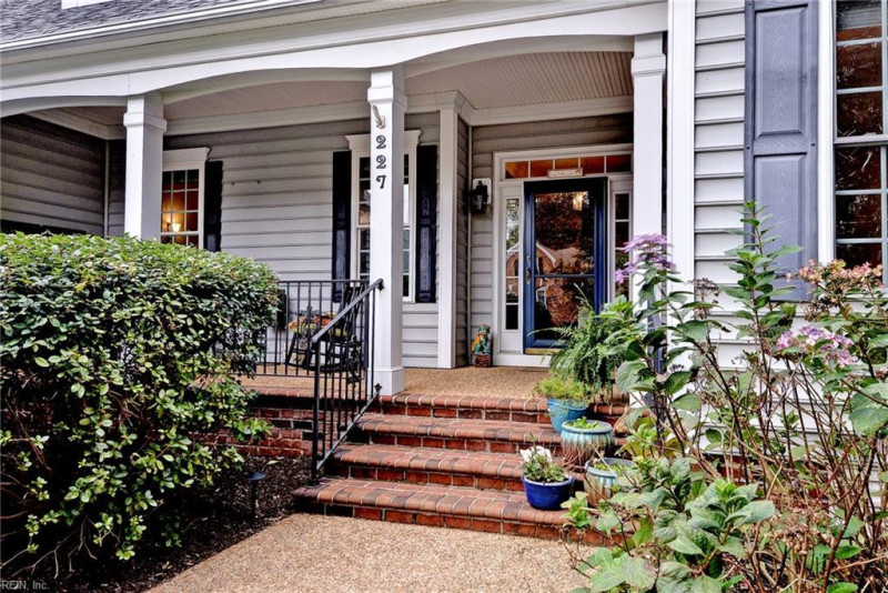 Photo 5 of 46 residential for sale in James City County virginia