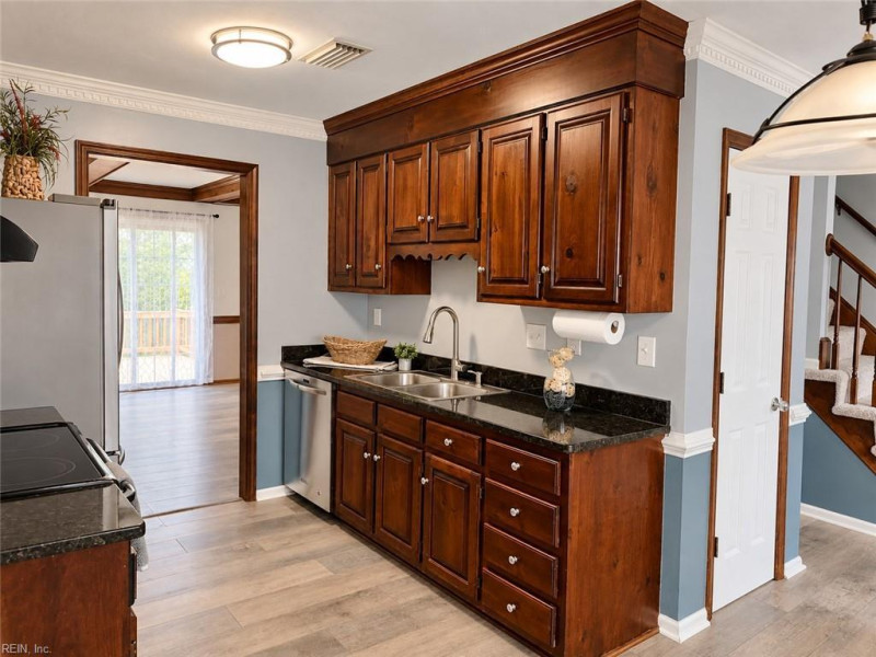 Photo 4 of 30 residential for sale in Chesapeake virginia