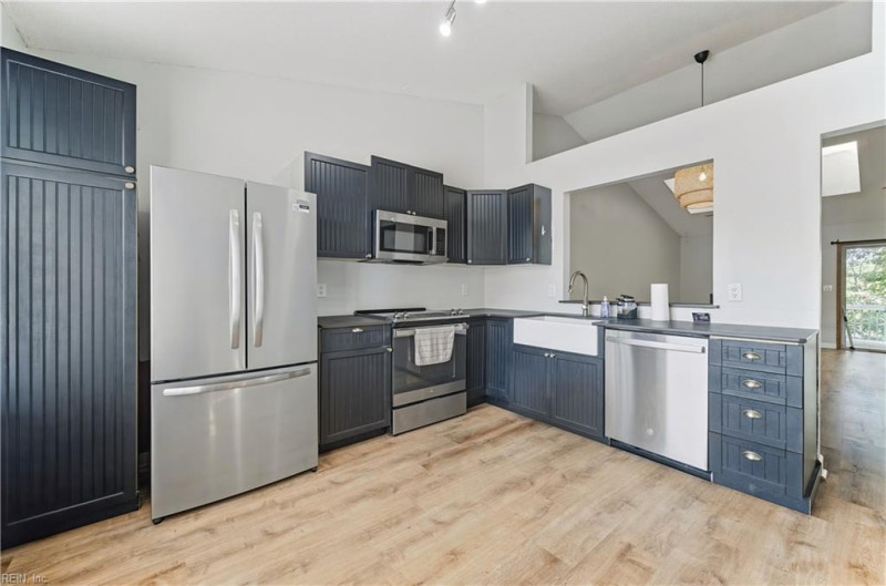 Photo 12 of 32 residential for sale in Virginia Beach virginia