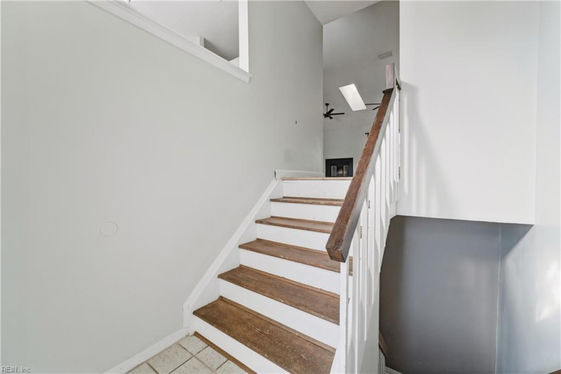 Photo 3 of 32 residential for sale in Virginia Beach virginia
