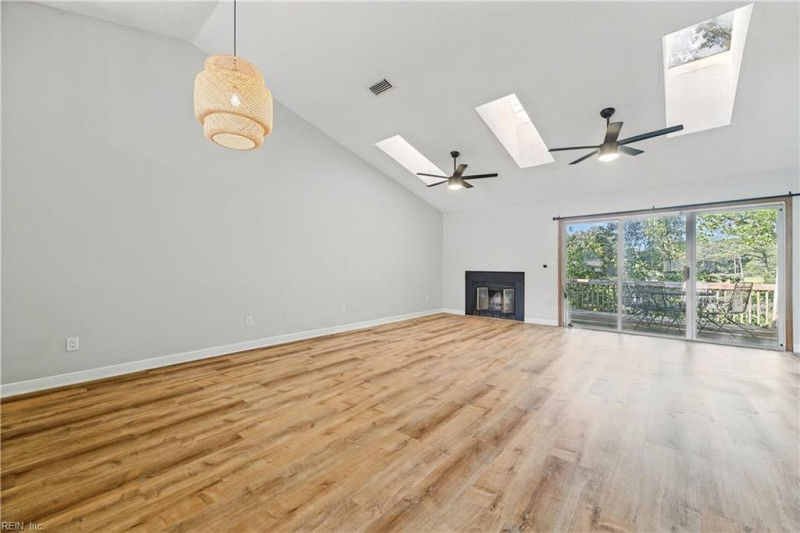 Photo 6 of 32 residential for sale in Virginia Beach virginia