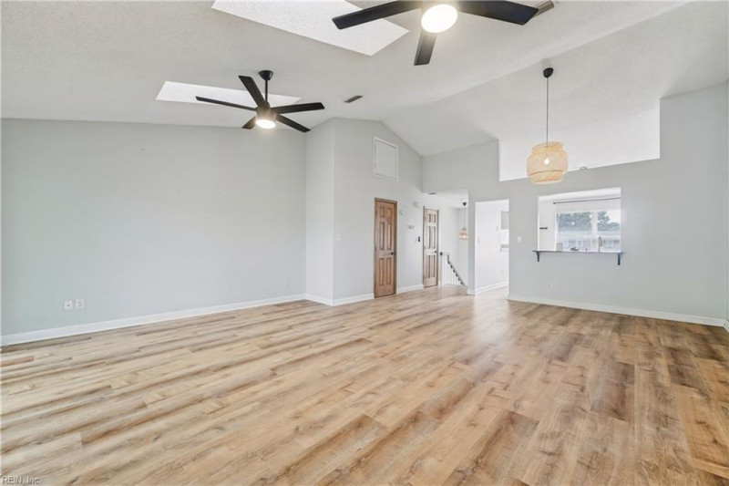 Photo 8 of 32 residential for sale in Virginia Beach virginia