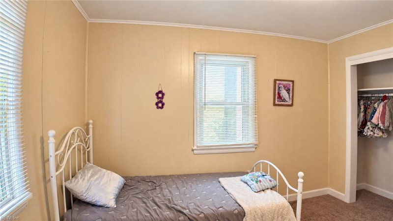 Photo 11 of 25 residential for sale in Chesapeake virginia