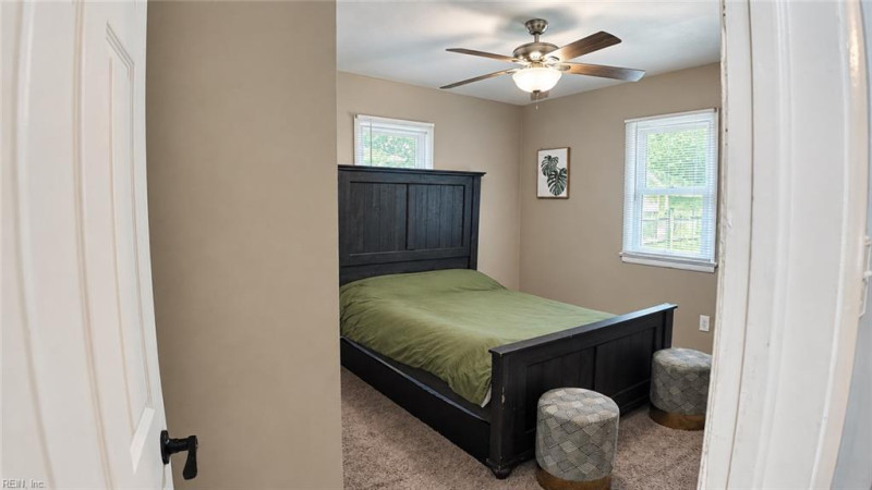 Photo 14 of 25 residential for sale in Chesapeake virginia