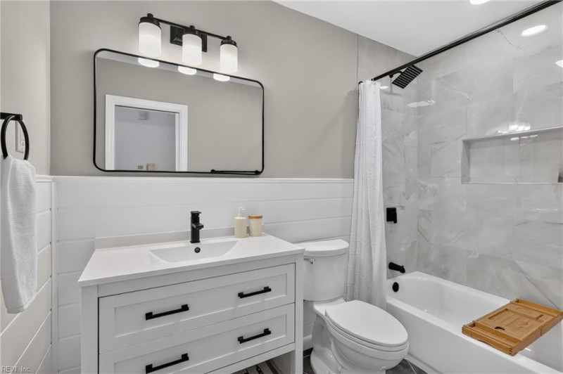 Photo 16 of 37 residential for sale in Virginia Beach virginia